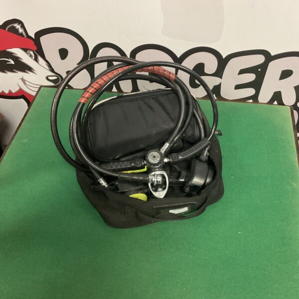 Black Oceanic regulator set with canvas carry bag for scuba diving.