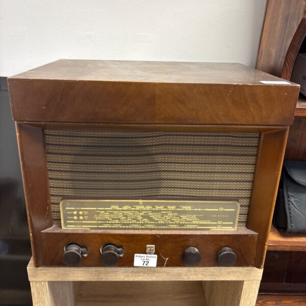 Vintage Philips 522A radiogram in wood cabinet.