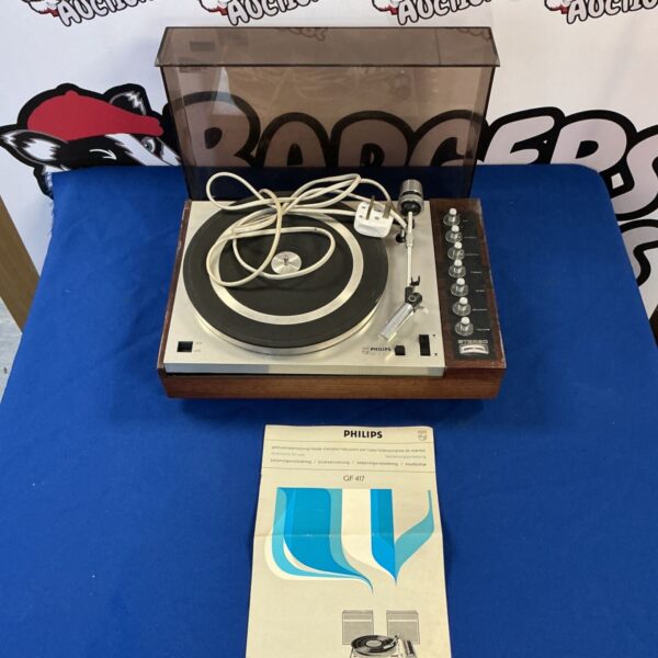 Vintage Philips Gf 417 stereo turntable in good condition.