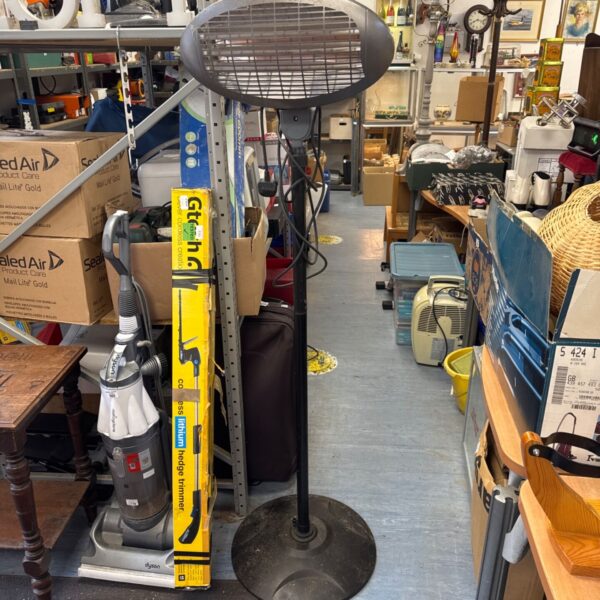 Used Regent 2000w patio heater for garden or patio use.
