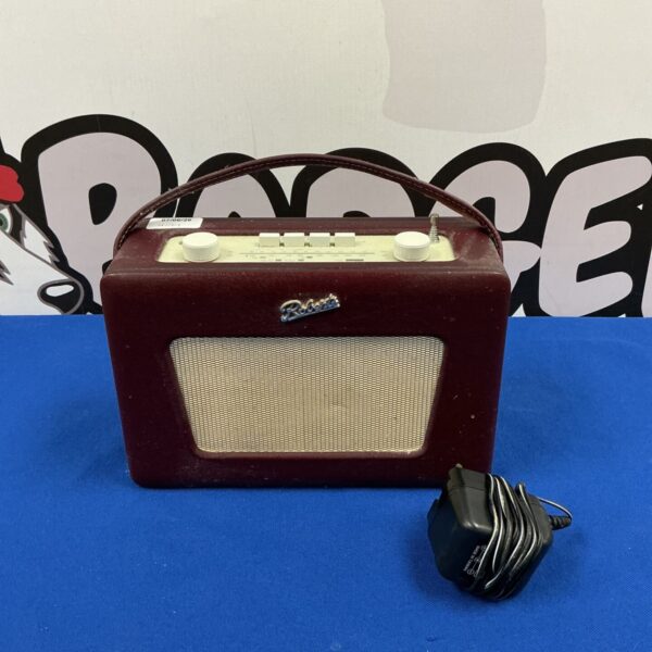Vintage burgundy Roberts Revival 3 band radio.