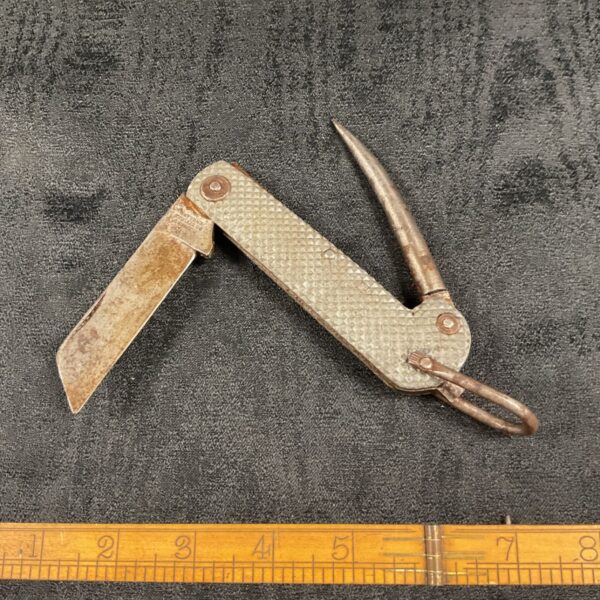 Vintage Rodgers Sheffield Navy Jack knife with two blades.