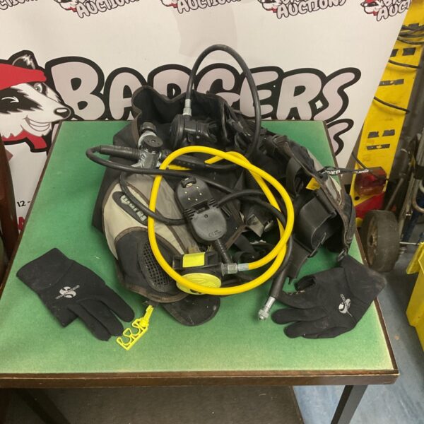 Complete scuba diving kit with regulator, BCD, mask and fins.