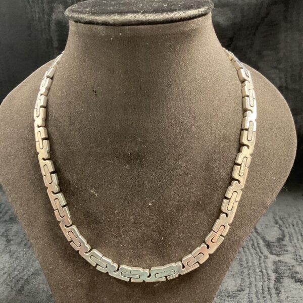 Heavy 925 silver box link necklace, detailed close-up view.