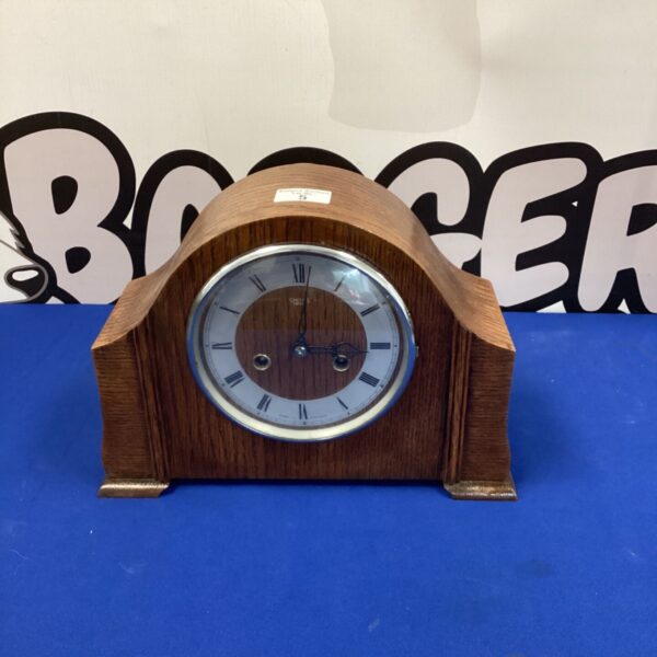 Vintage Smiths oak mantle clock with analogue face.