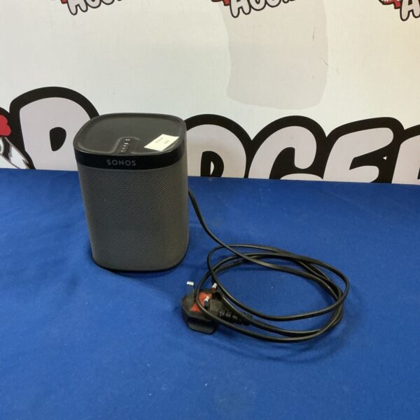 Sonos Play 1 wireless speaker in used condition.