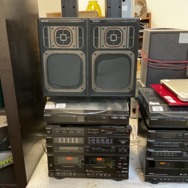 Vintage Sony stereo system with SS-A5 speakers, a classic audio setup.