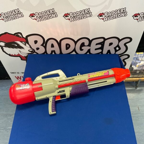 Vintage Super Soaker CPS 2500 water gun, 90s toy.