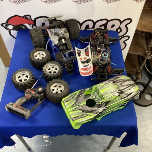 Traxxas T-Max RC cars lot for repair and spares.
