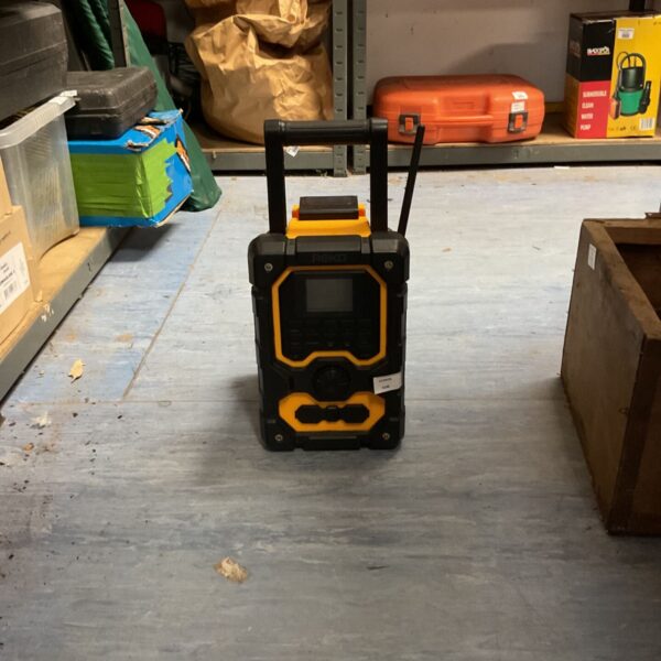 UEME jobsite radio, a rugged portable DAB radio for work.