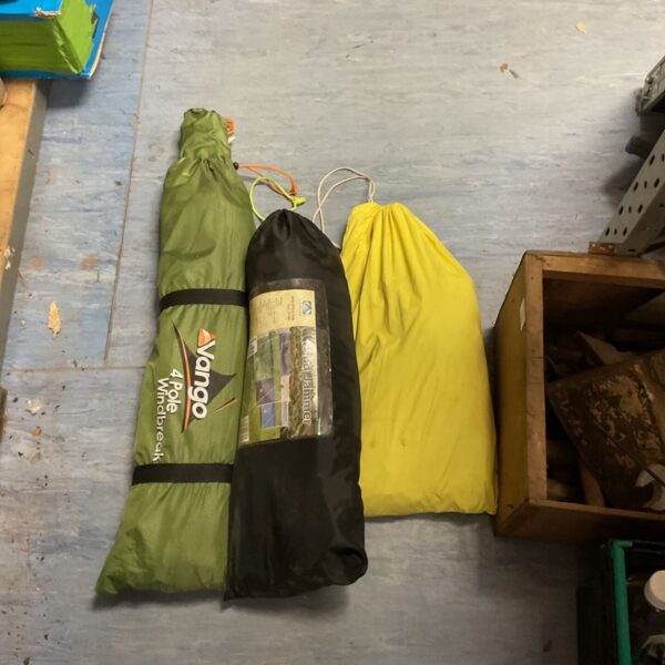Vango 4 pole windbreaker, a camping windscreen in green.