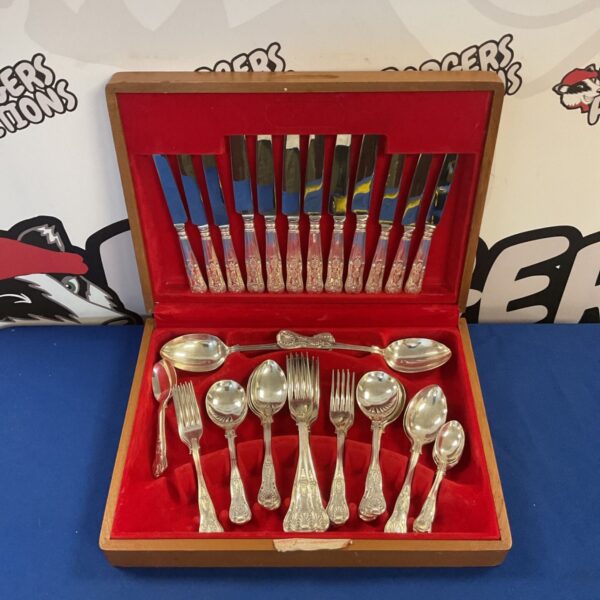 Vintage Viners Kings pattern silver plate cutlery set displayed in a case.
