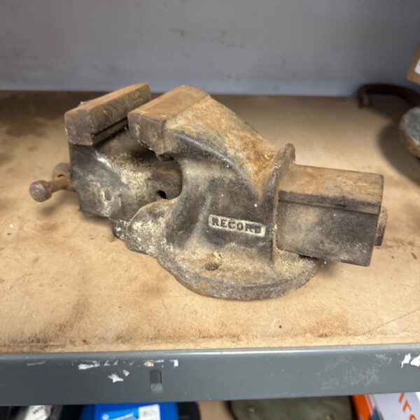 Vintage Record No.1 bench vice for metalworking and woodworking.