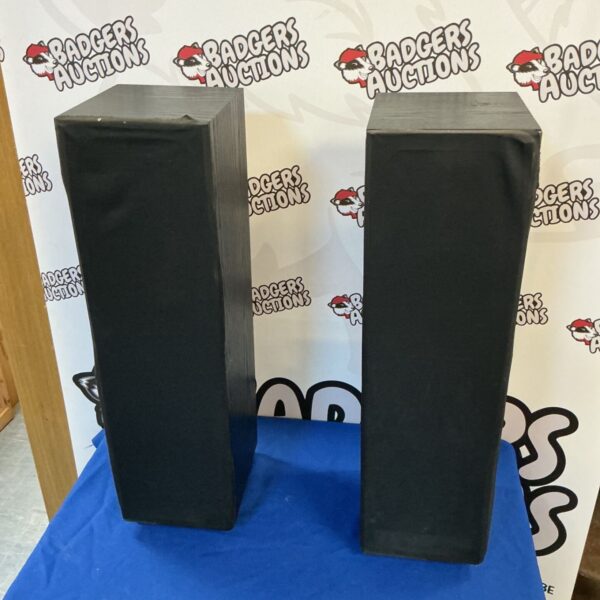 Pair of vintage RTL speakers with model number 42836.
