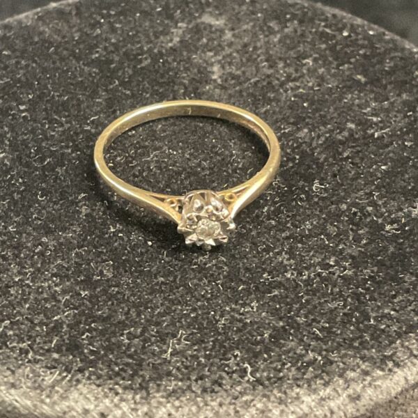 9ct gold diamond solitaire ring, size P, sparkling and elegant.