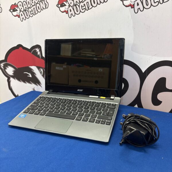 Acer Chromebook Q1VZC laptop with charger included for auction.