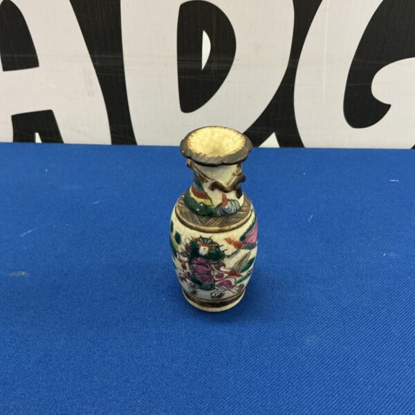 Antique Chinese Nankin vase with floral design.