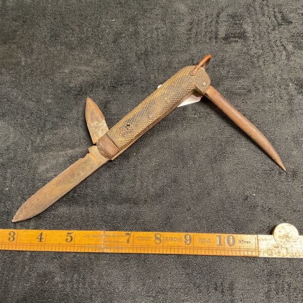 Vintage British Navy jack knife from the First World War era.