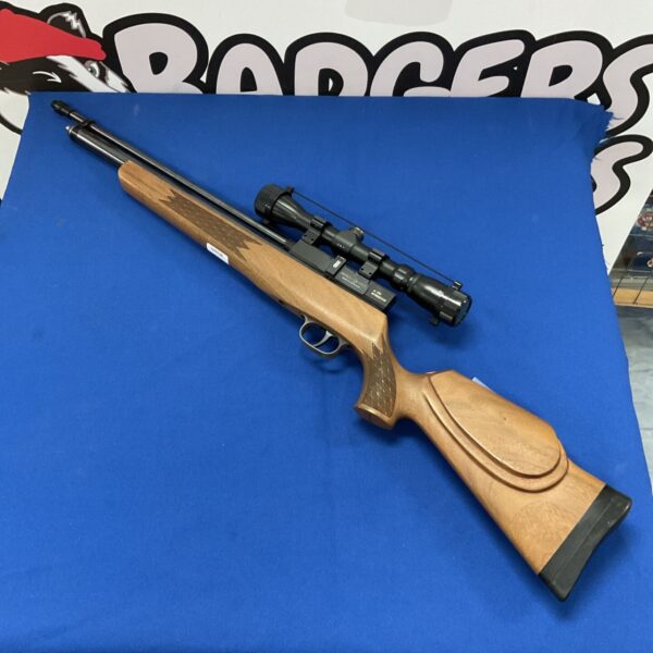 Brocock Concept S6 air rifle with scope, a pre-charge pneumatic rifle.