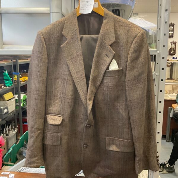 Vintage brown tweed jacket and trousers set, size 44 and 38.