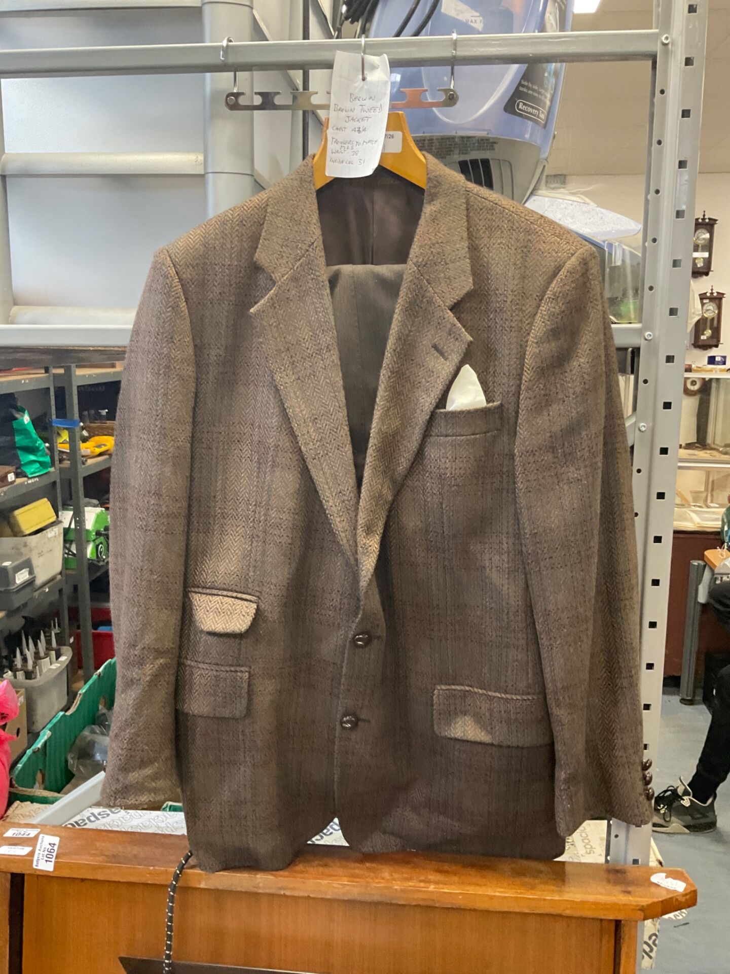 538 Brown Tweed Jacket size 44 And trousers size 38w l31