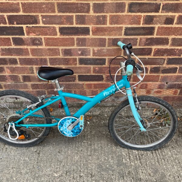 Blue B'Twin Original 120 children's bike, suitable for ages 6-9.