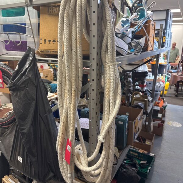 Thick 25m car tow rope with a metal hook for vehicle recovery.