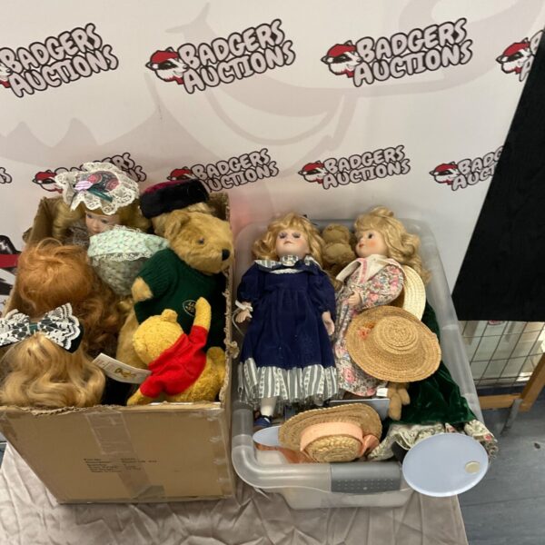 Vintage dolls and teddy bears lot for collectors.