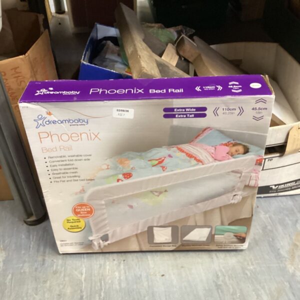 Dreambaby Phoenix bed rail, model E119, for child safety.