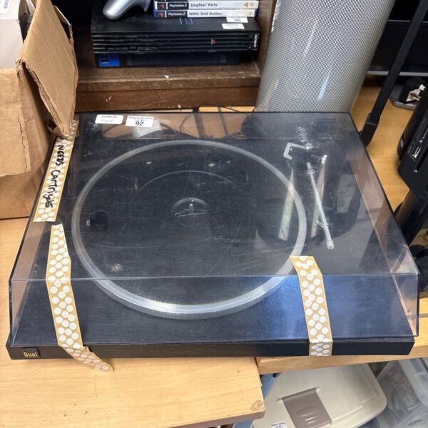 Vintage Duo CS503-1 turntable for vinyl record playback.