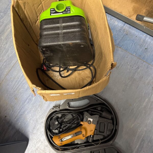 Exakt PTV 700 vacuum and EC 320 saw combination for dust extraction.