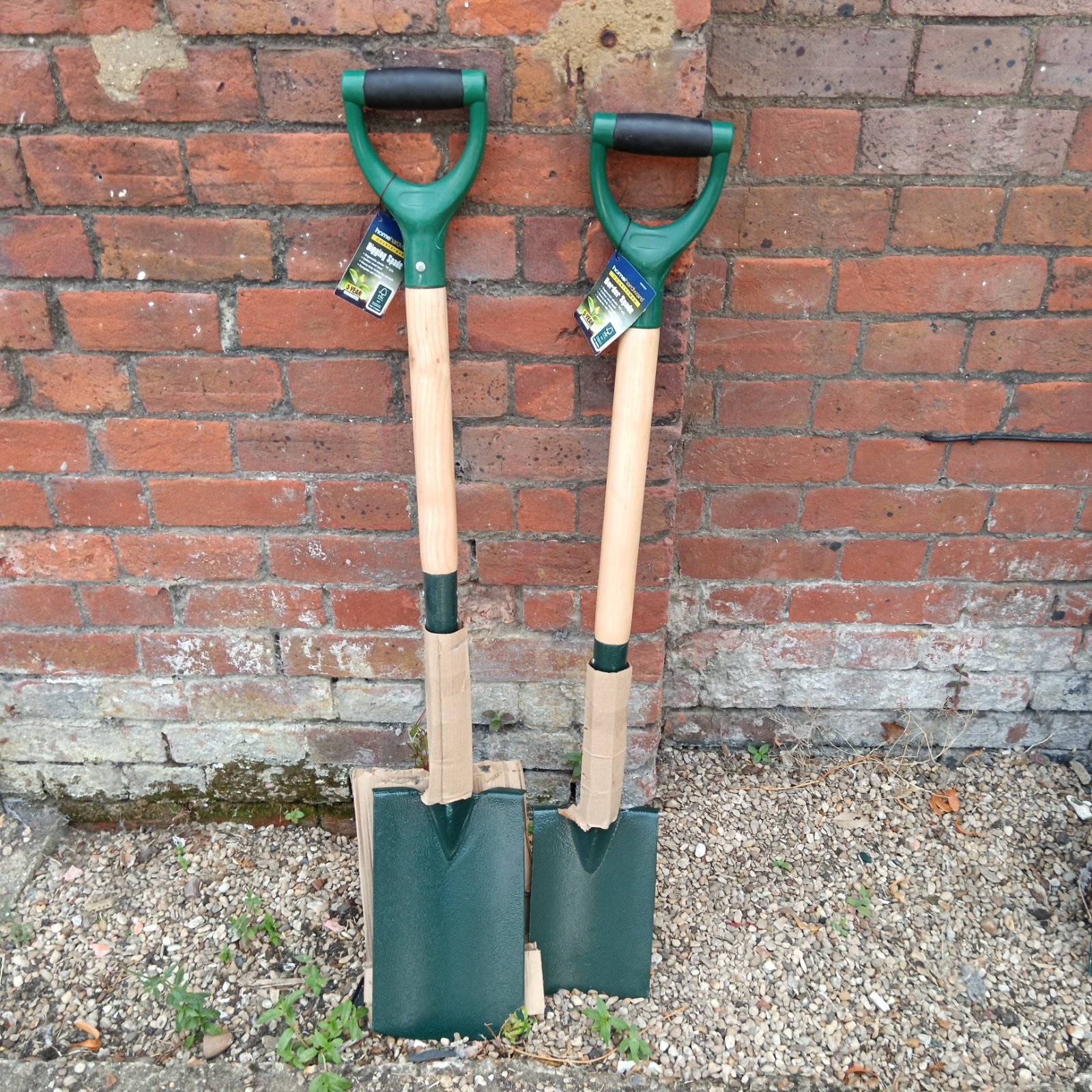 Pair of garden spades, a digging spade and border spade.