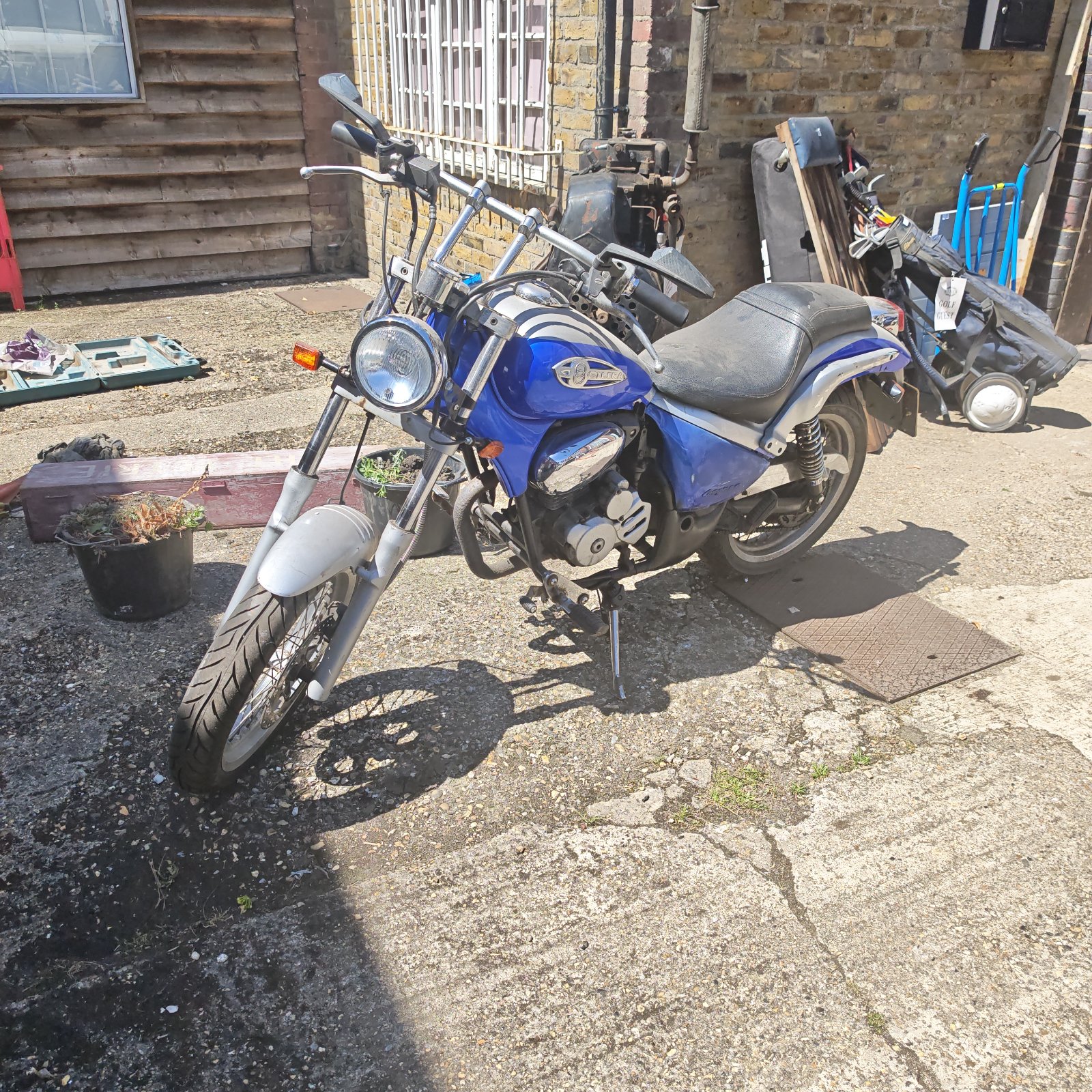 Blue Gilera Cougar 125 motorcycle in used condition.