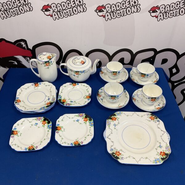 Vintage Gladstone floral teaset with teapot and cups.
