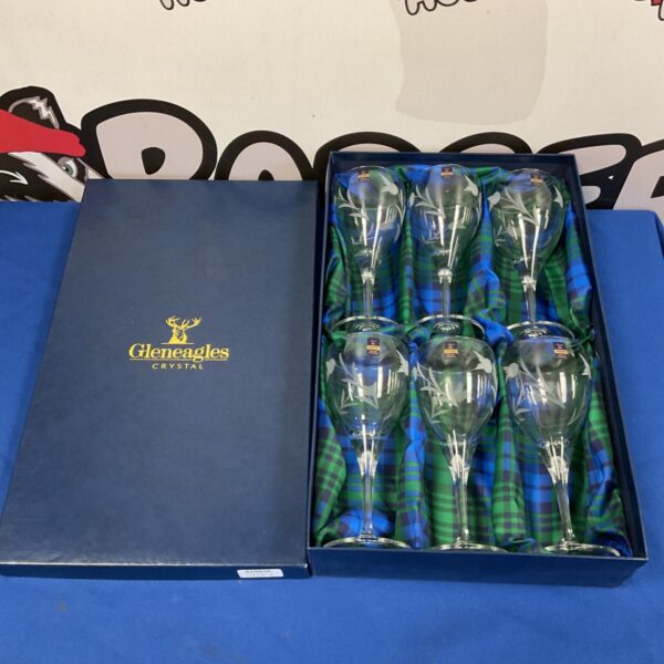 Gleneagles crystal wine glasses in a tartan-lined presentation box.