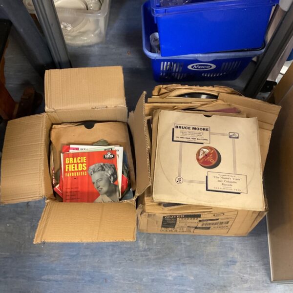 Lot of vintage gramophone records and vinyl including Gracie Fields.