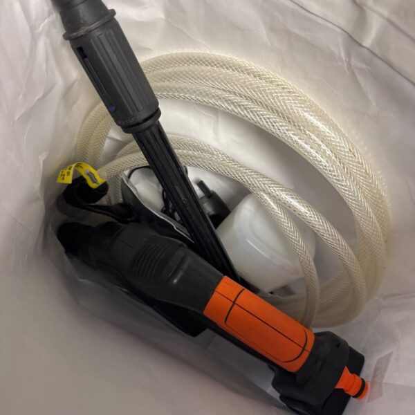 Guanxin cordless electric pressure sprayer with translucent hose and spray wand.