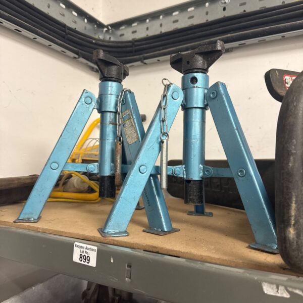 Pair of Halfords 2 ton folding axle stands for car repair.