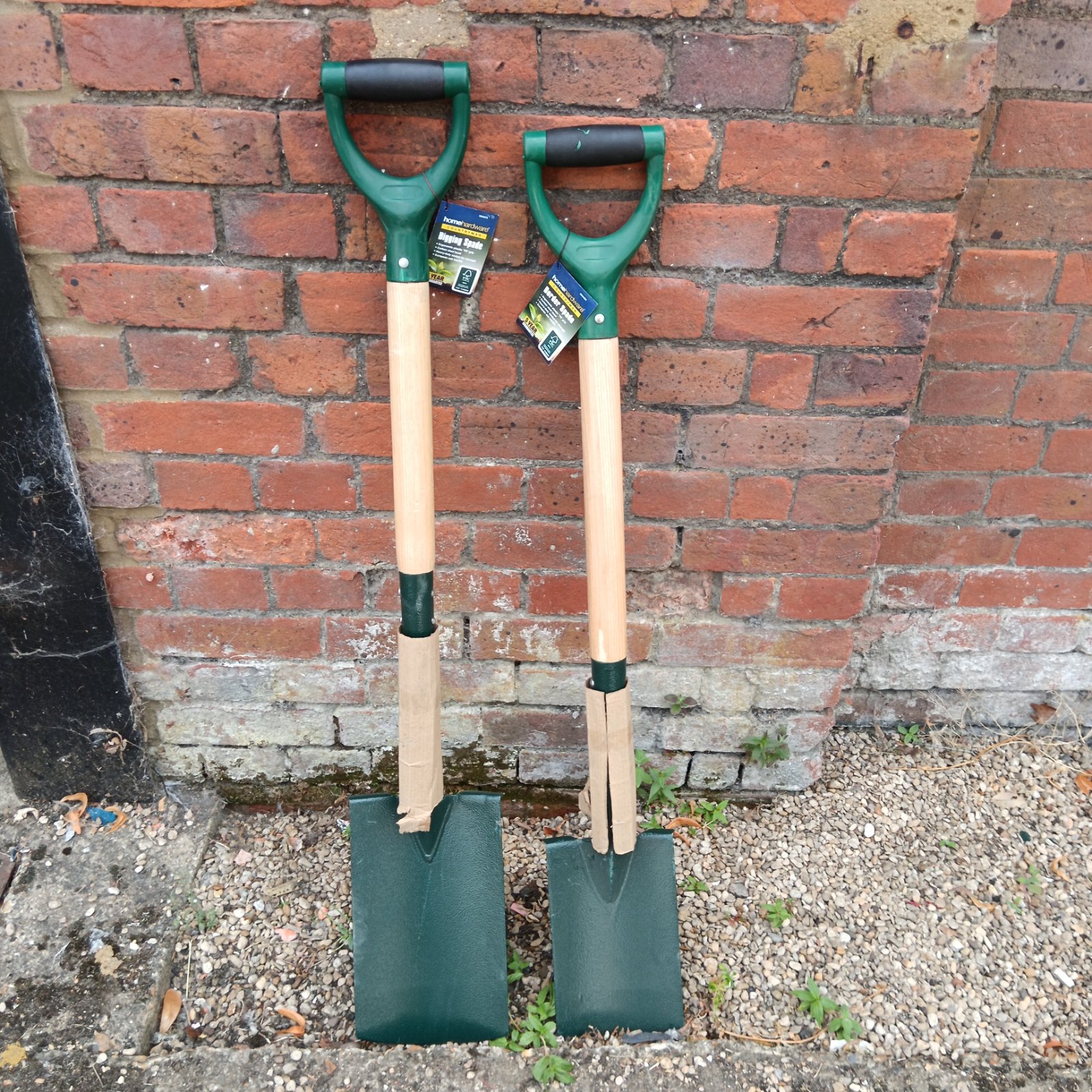 Home Hardware garden spades, a digging spade and border spade set.