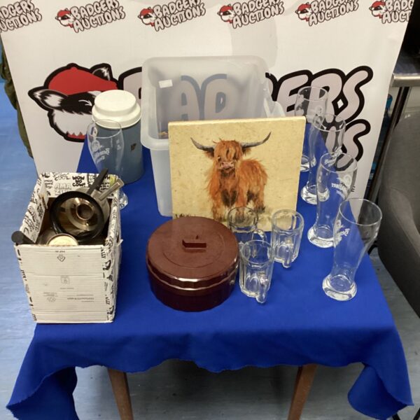 House clearance lot featuring a thermos flask and pint glasses.