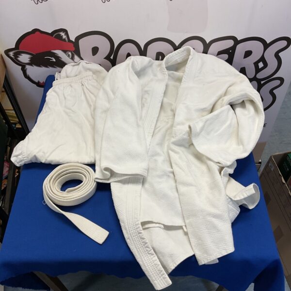 White Jujitsu Gi set with jacket and trousers.