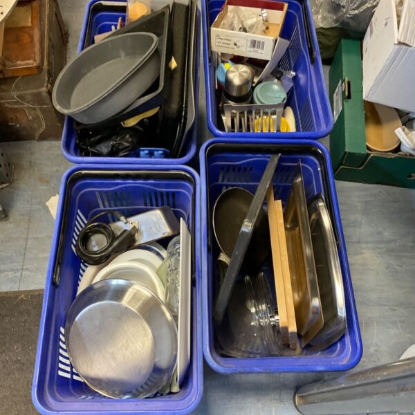 Mixed lot of vintage kitchenware in a blue basket.