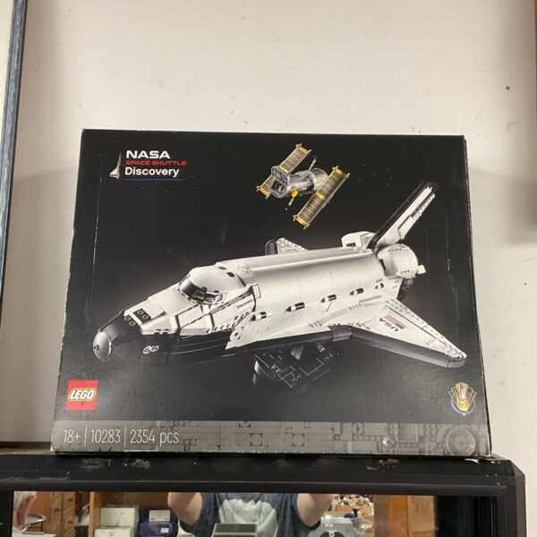 Lego 10283 NASA Space Shuttle Discovery boxed set for collectors.