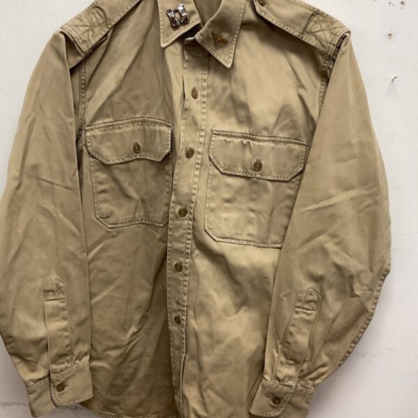 Vintage poss war era US Army Airforce heavy cotton shirt With collar insignia