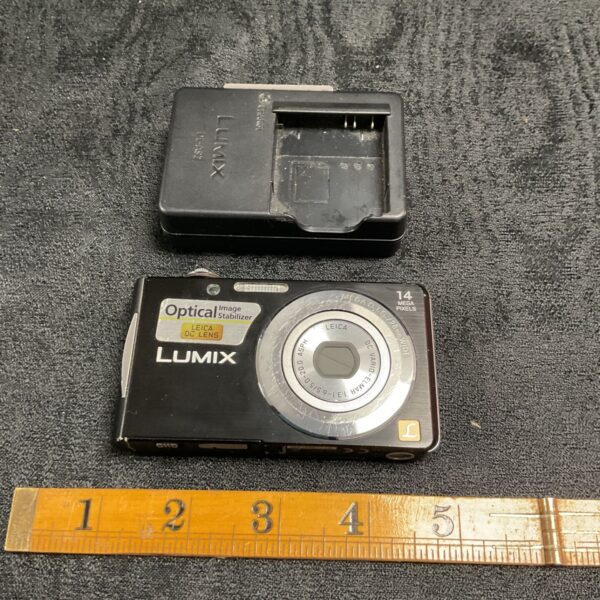 Panasonic DMC - FS16 lumix digital camera working with charger