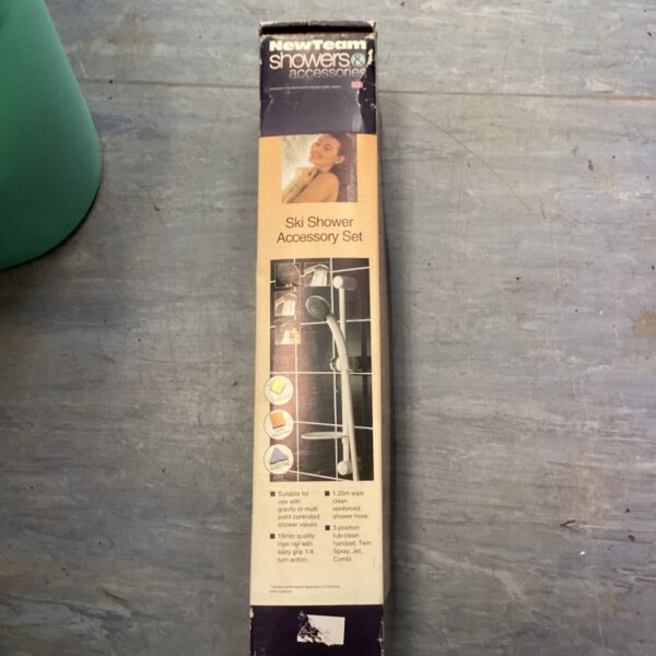 Ski shower accessory set