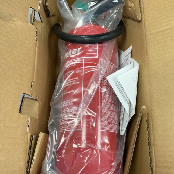 New in box water + additive 3l fire extinguisher