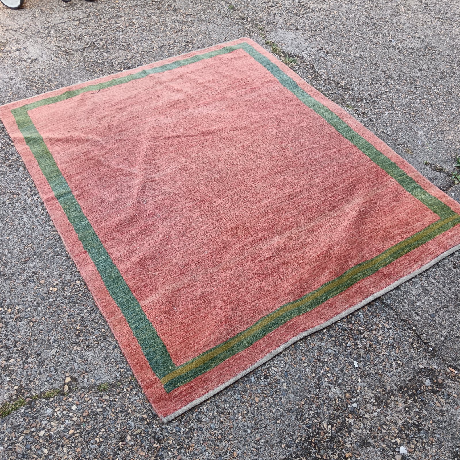 Pink & green rug approx 5ft x 7ft