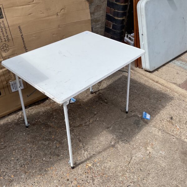 Fold out table