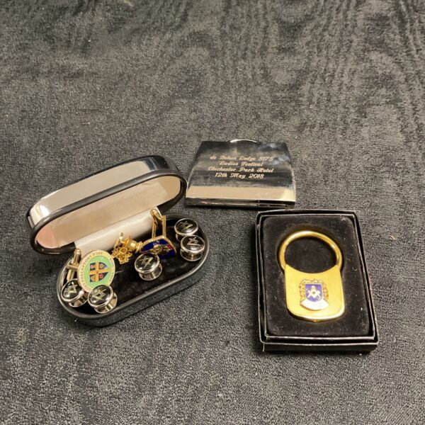 Vintage Masonic shirt studs with Bohun Lodge 8175 emblem.